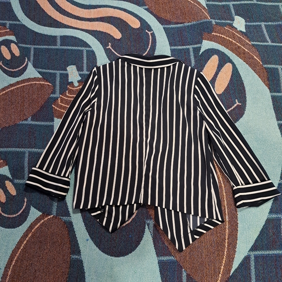 🌈LUSH STRIPED BLAZER-S - Picture 2 of 5